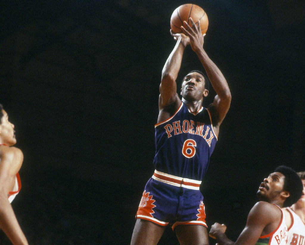 离谱！马德里竞技赛后外线爆发曼联窗口期防线松动，赛前菲尼克斯太阳调整名单以备中超(西甲马德里竞技主教练西蒙尼最新消息)海星体育官网